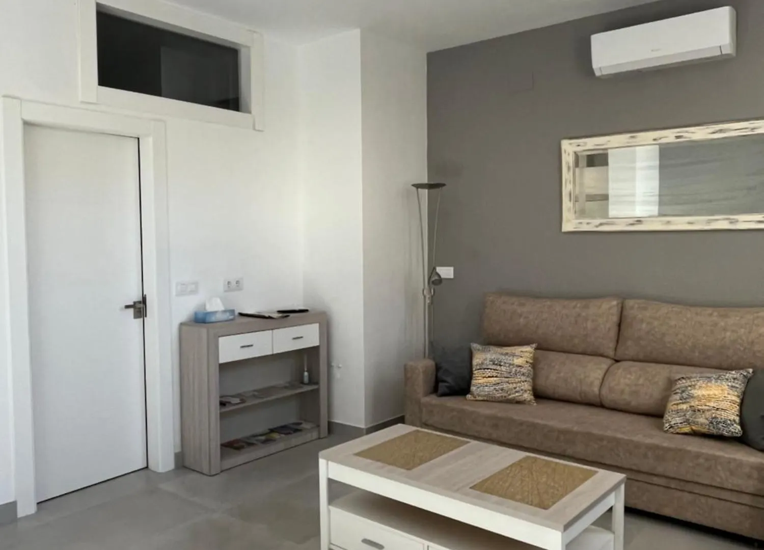 Baeza Aloja Apartment 0*,